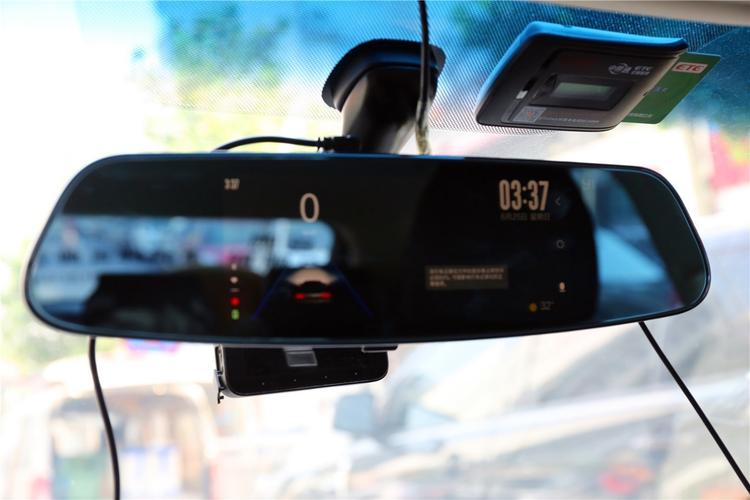 70迈智能后视镜m1不开机